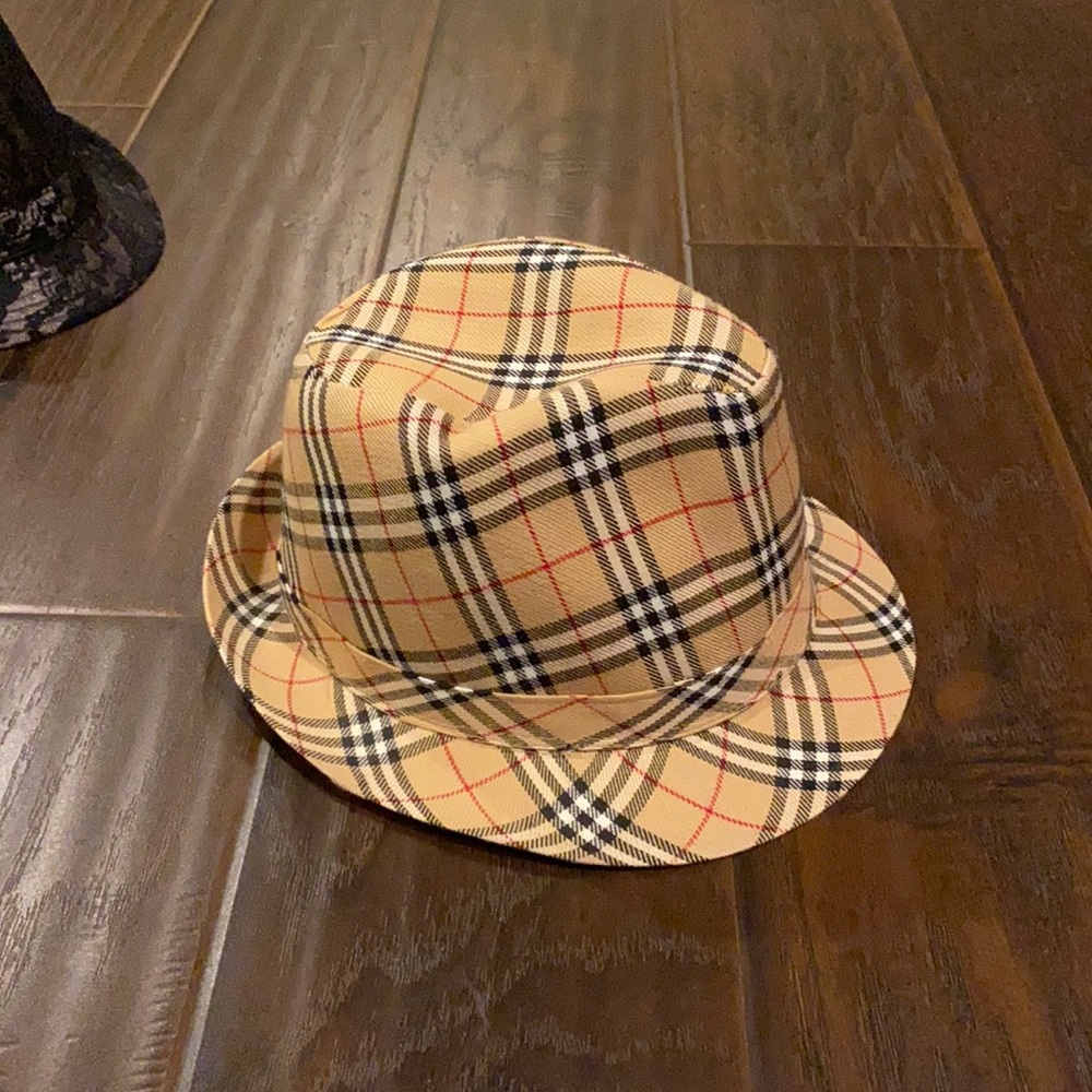 Burberry print hat